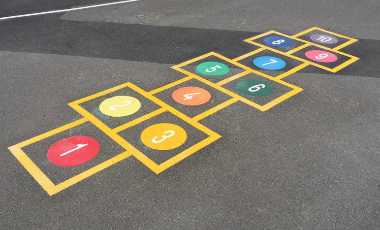 Outline Hopscotch with Spots 3.5m
